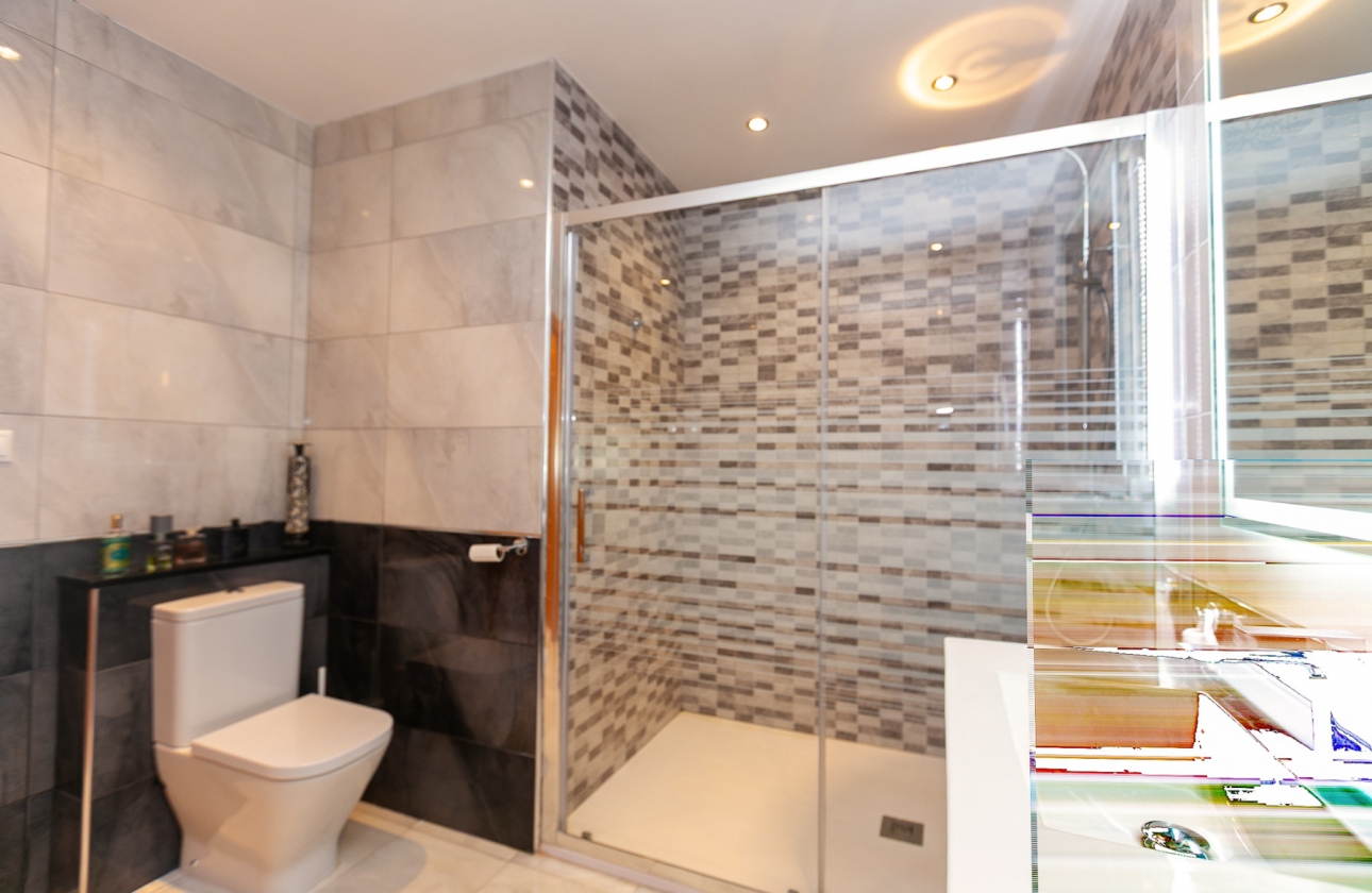 Resale - Villa - Los Balcones