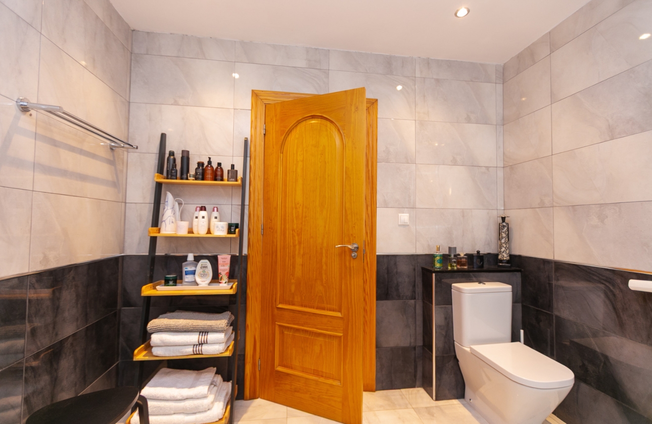 Resale - Villa - Los Balcones