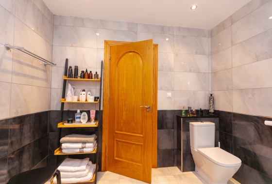 Resale - Villa - Los Balcones