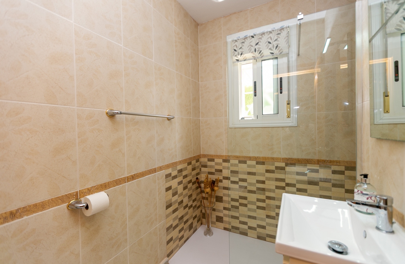 Resale - Villa - Los Balcones