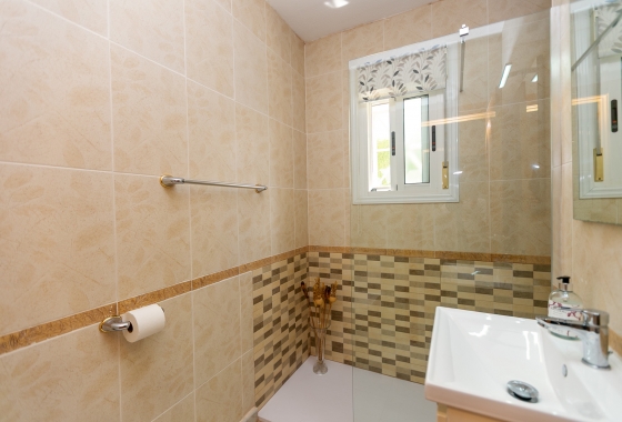 Resale - Villa - Los Balcones