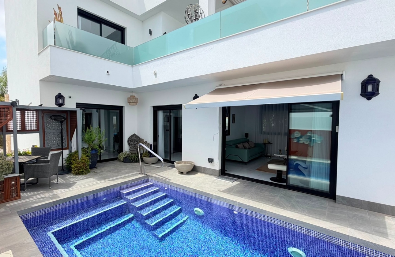 Wiederverkauf - 4. House - Detached Villa - Los Montesinos - La Herrada