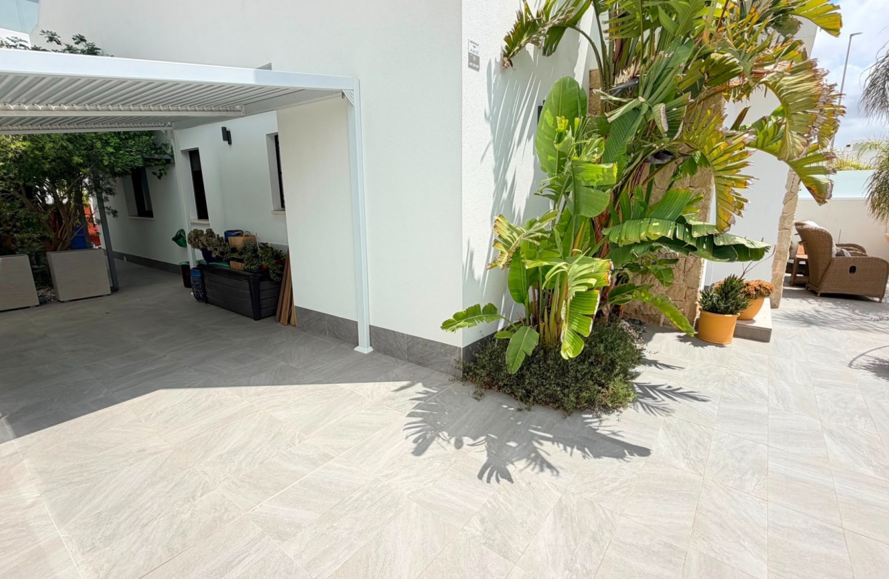 Wiederverkauf - 4. House - Detached Villa - Los Montesinos - La Herrada