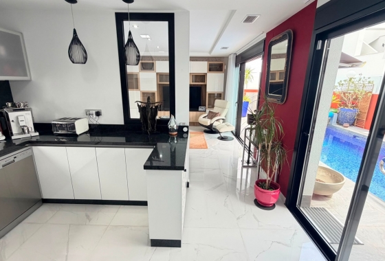 Wiederverkauf - 4. House - Detached Villa - Los Montesinos - La Herrada
