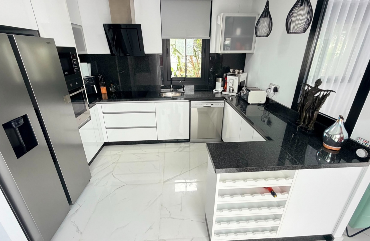 Wiederverkauf - 4. House - Detached Villa - Los Montesinos - La Herrada