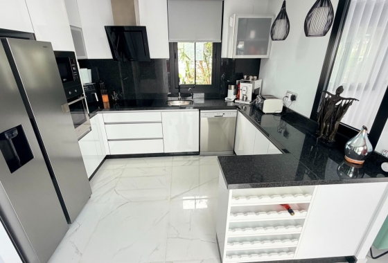 Wiederverkauf - 4. House - Detached Villa - Los Montesinos - La Herrada