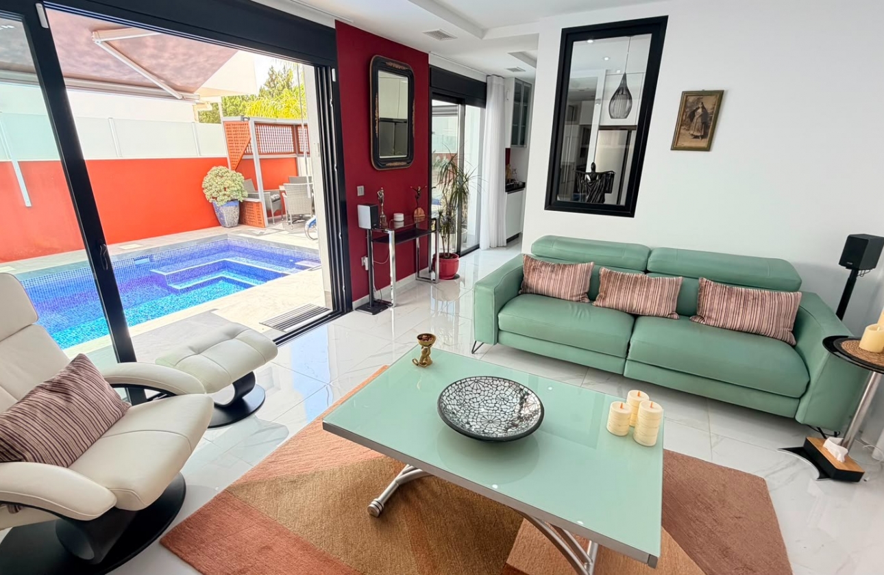 Wiederverkauf - 4. House - Detached Villa - Los Montesinos - La Herrada