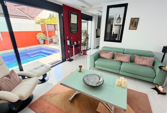 Wiederverkauf - 4. House - Detached Villa - Los Montesinos - La Herrada