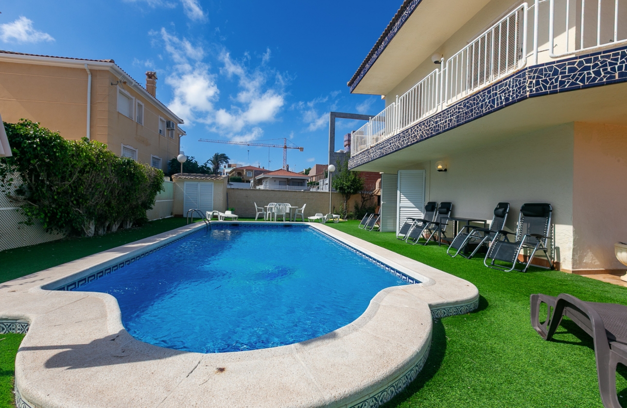Resale - Villa - Orihuela Costa - La Zenia