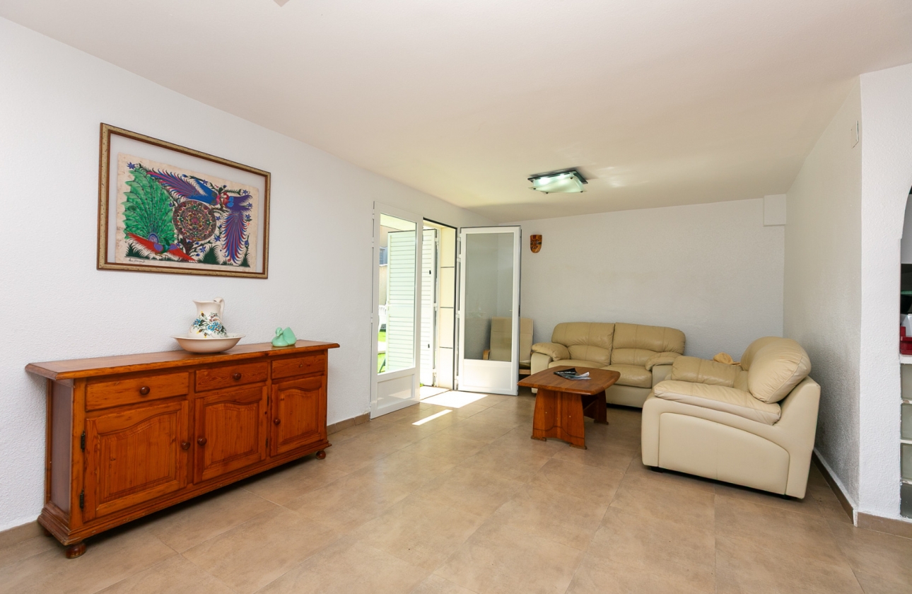 Resale - Villa - Orihuela Costa - La Zenia