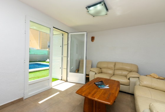 Resale - Villa - Orihuela Costa - La Zenia