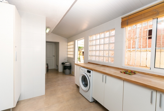 Resale - Villa - Orihuela Costa - La Zenia
