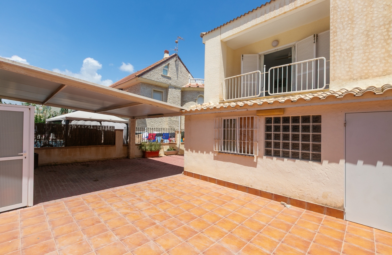 Resale - Villa - Orihuela Costa - La Zenia
