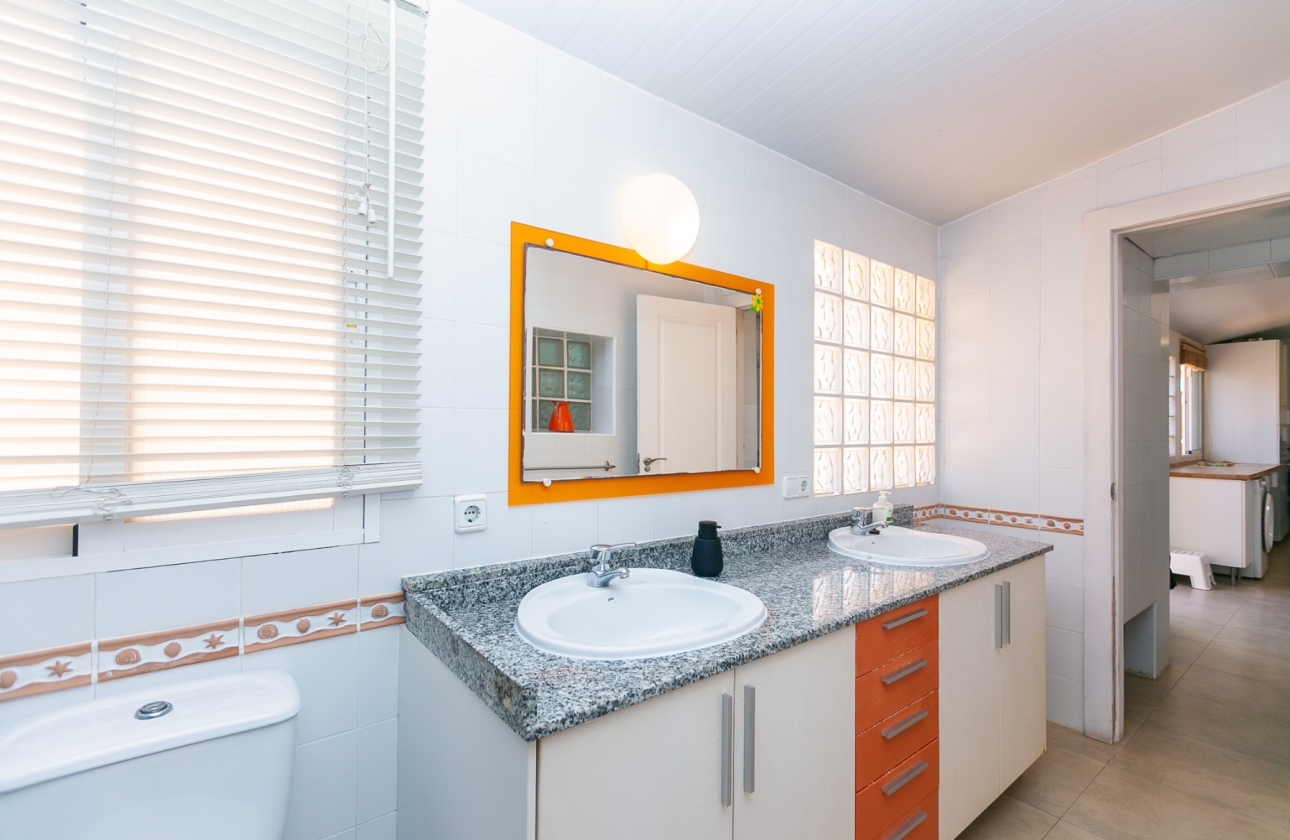 Resale - Villa - Orihuela Costa - La Zenia