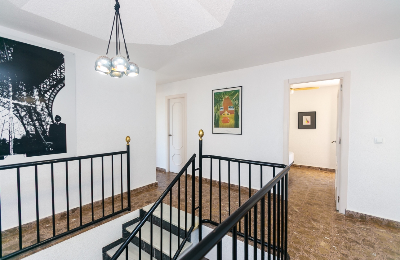 Resale - Villa - Orihuela Costa - La Zenia