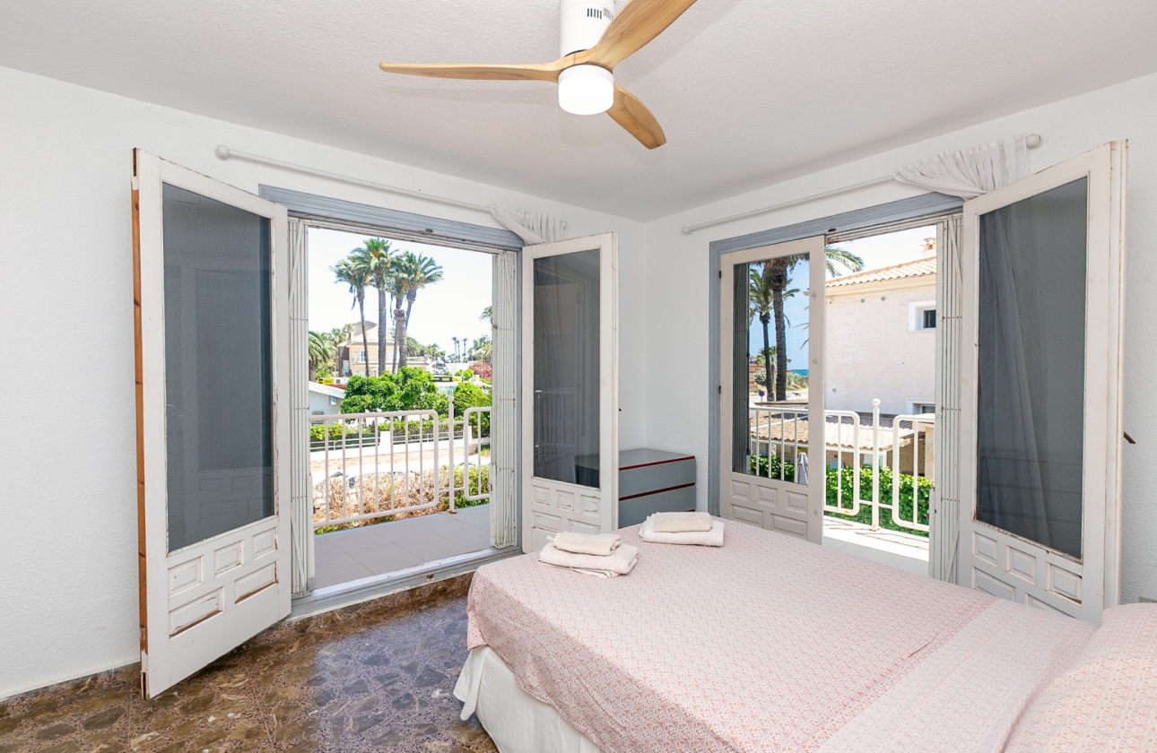 Resale - Villa - Orihuela Costa - La Zenia