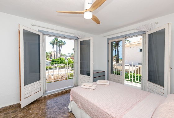 Resale - Villa - Orihuela Costa - La Zenia