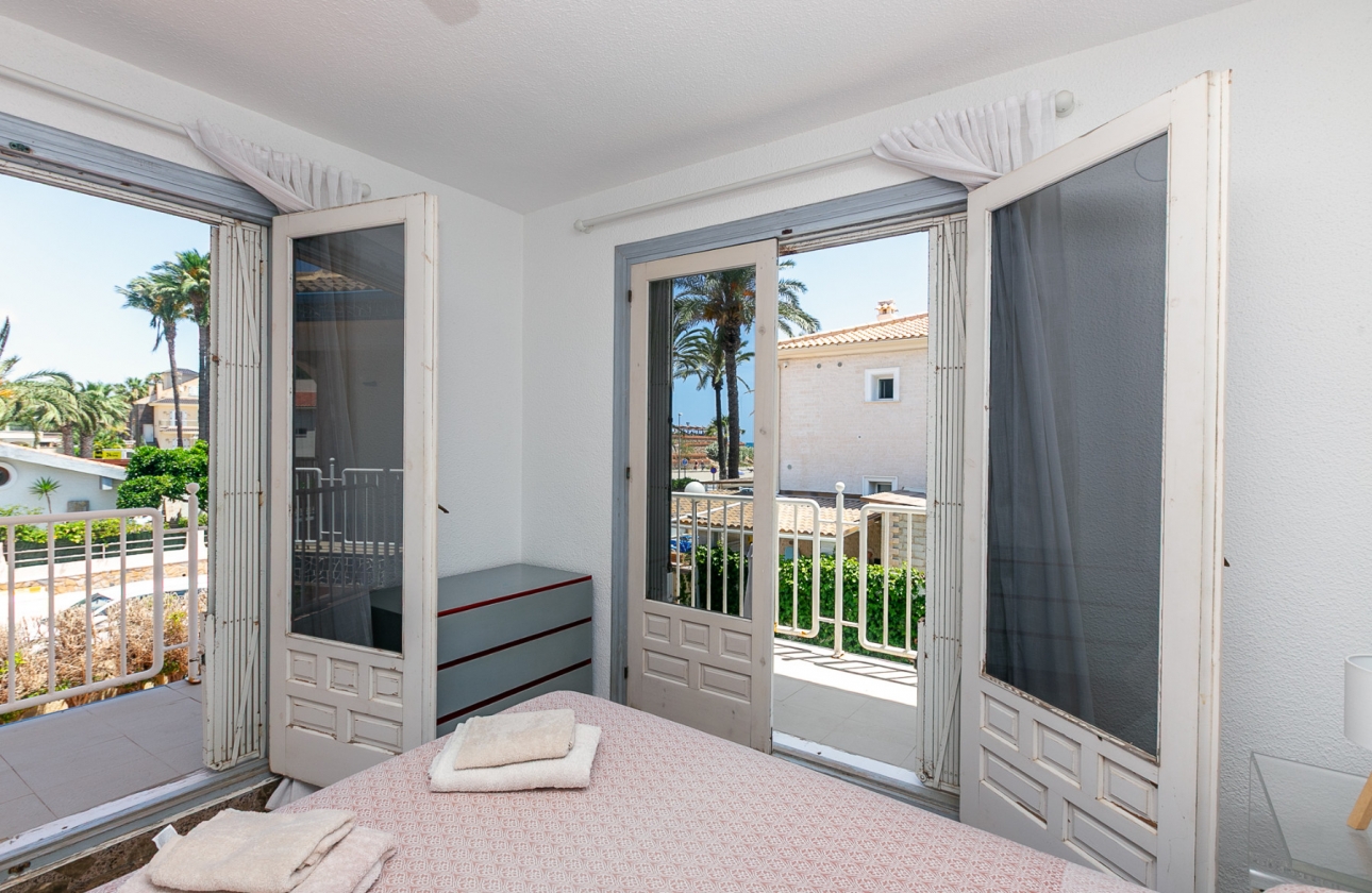 Resale - Villa - Orihuela Costa - La Zenia
