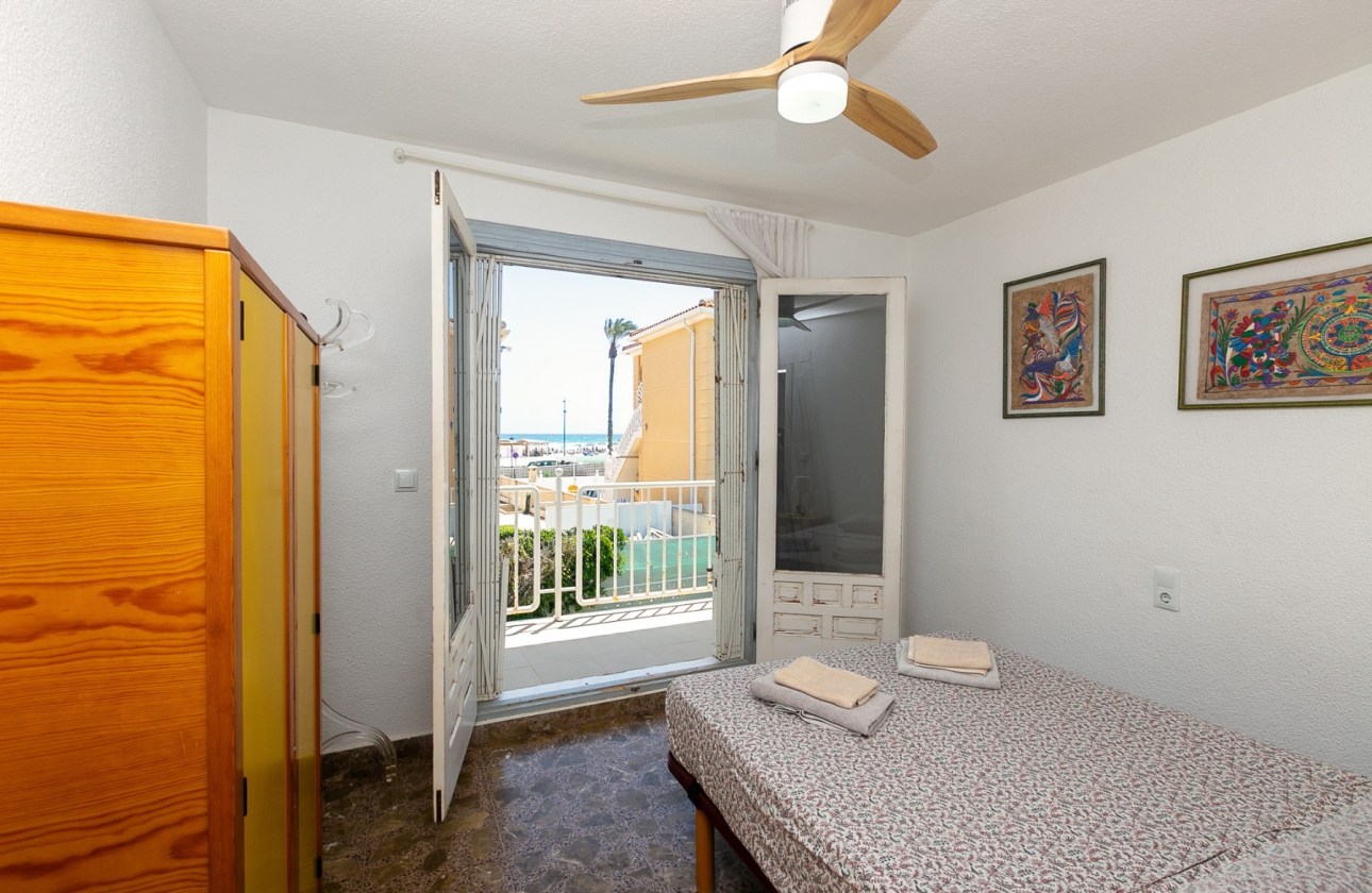 Resale - Villa - Orihuela Costa - La Zenia