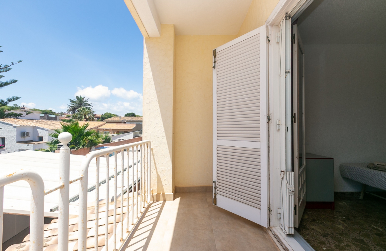 Resale - Villa - Orihuela Costa - La Zenia