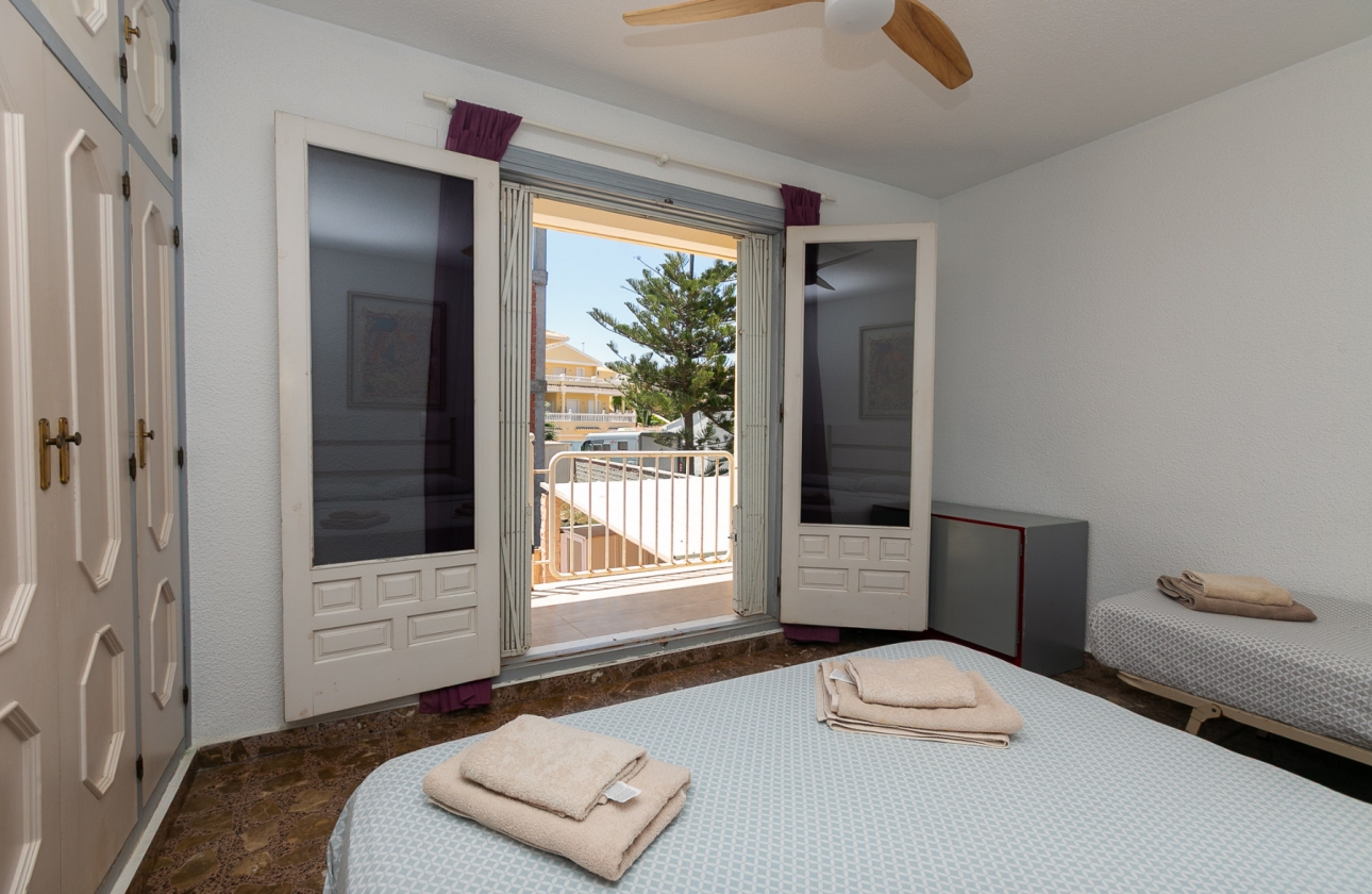 Resale - Villa - Orihuela Costa - La Zenia
