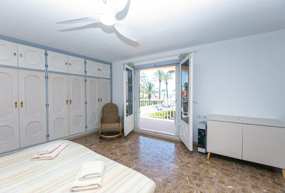Resale - Villa - Orihuela Costa - La Zenia
