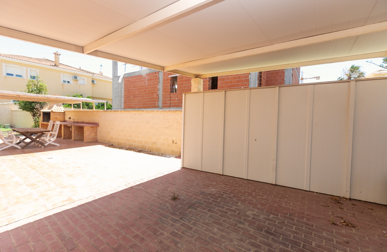 Resale - Villa - Orihuela Costa - La Zenia