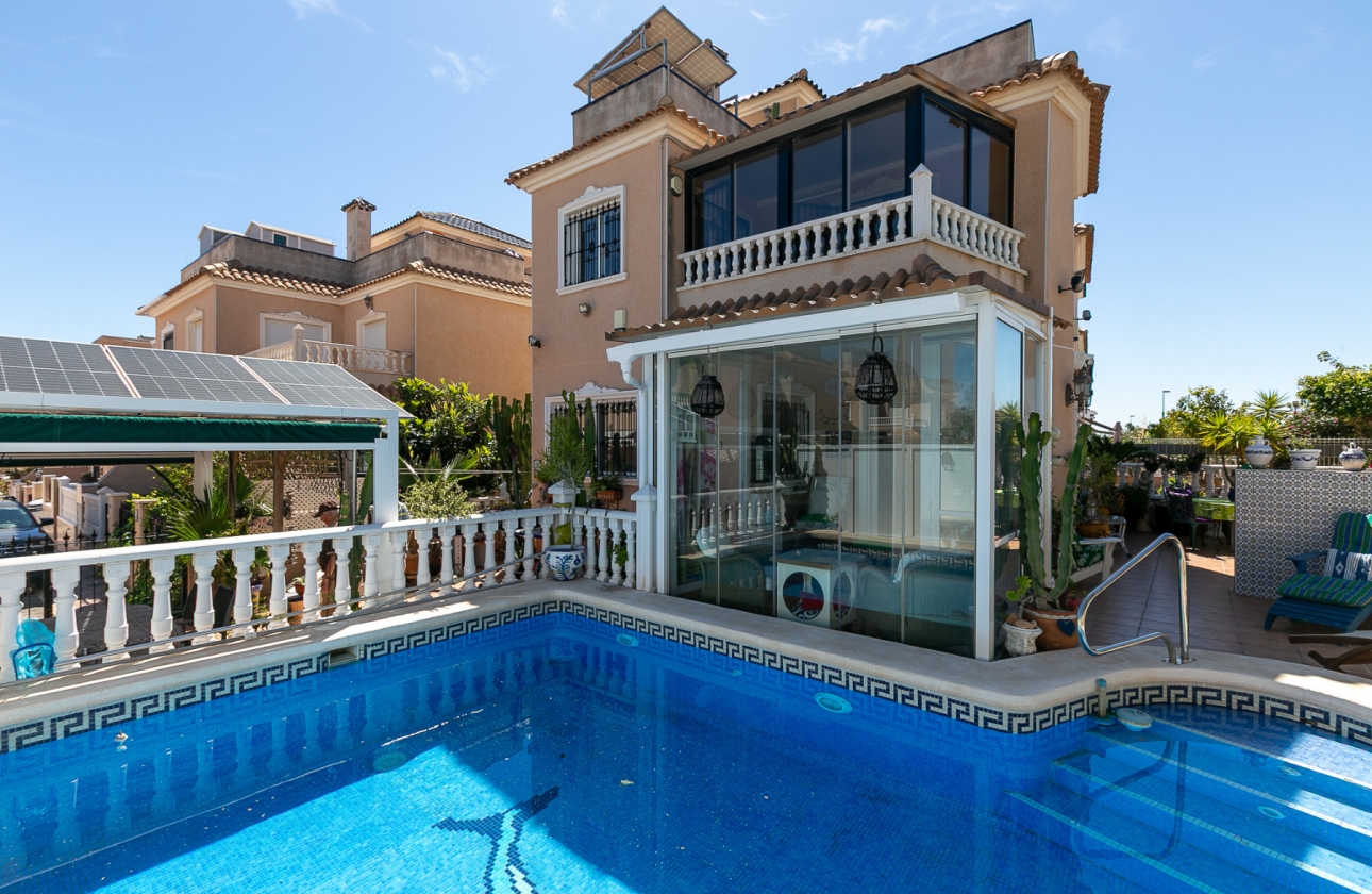 Resale - Villa - Orihuela Costa - La Zenia