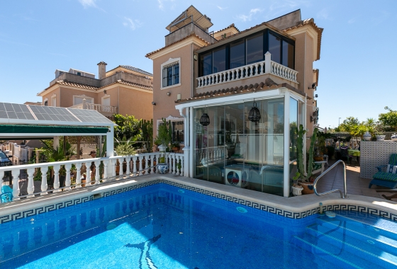 Resale - Villa - Orihuela Costa - La Zenia