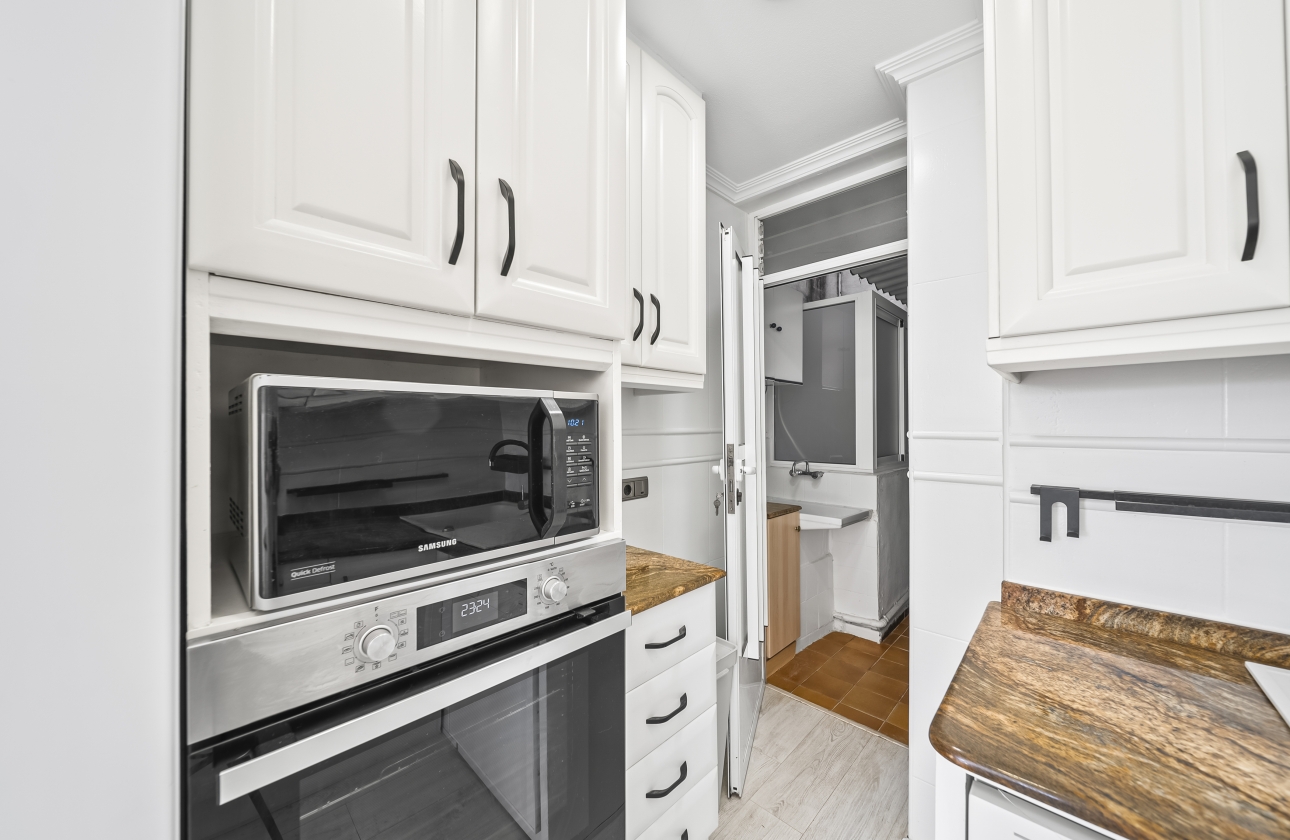 Resale - Apartment / flat - Torrevieja - Puerto