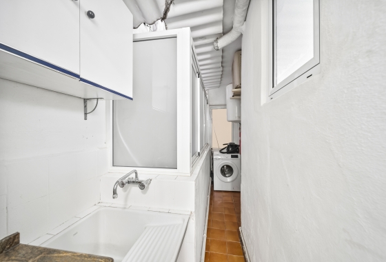 Resale - Apartment / flat - Torrevieja - Puerto
