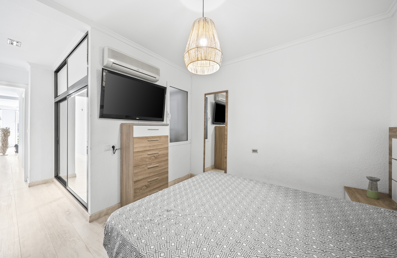 Resale - Apartment / flat - Torrevieja - Puerto