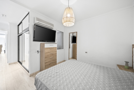 Resale - Apartment / flat - Torrevieja - Puerto