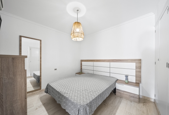Resale - Apartment / flat - Torrevieja - Puerto