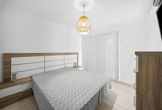 Resale - Apartment / flat - Torrevieja - Puerto