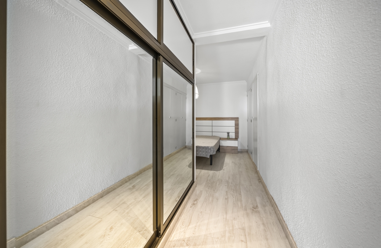 Resale - Apartment / flat - Torrevieja - Puerto