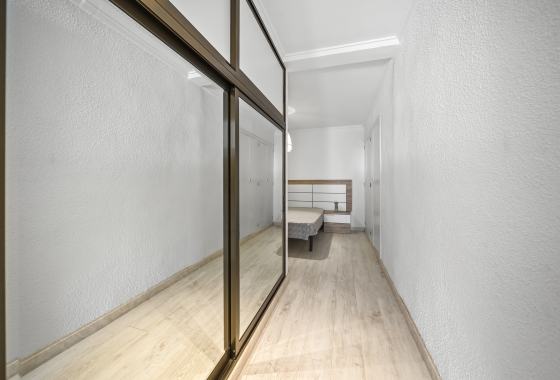 Resale - Apartment / flat - Torrevieja - Puerto