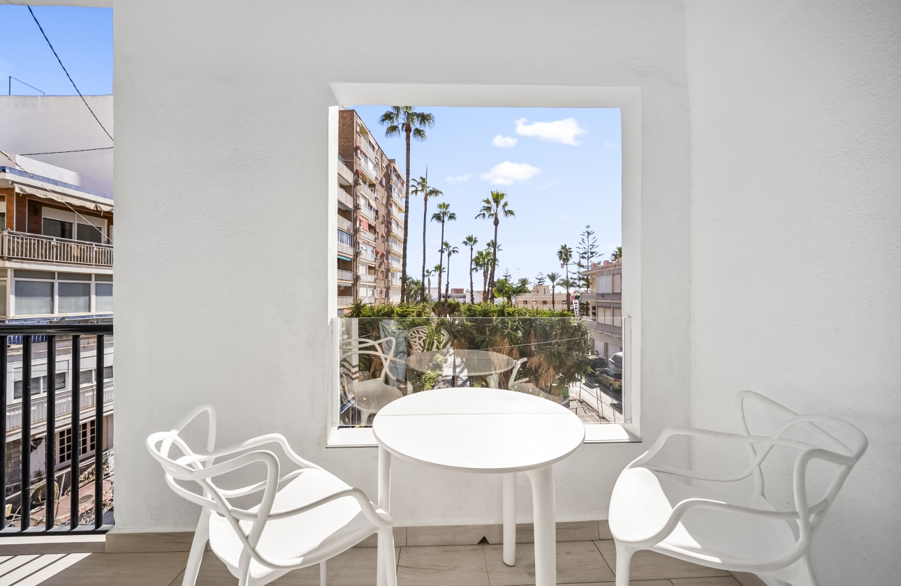 Resale - Apartment / flat - Torrevieja - Puerto