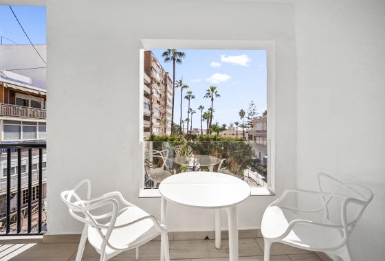 Resale - Apartment / flat - Torrevieja - Puerto