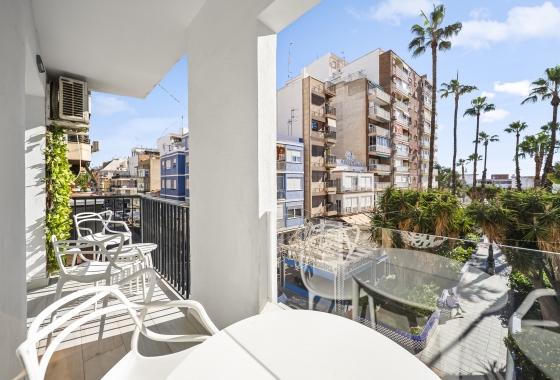 Resale - Apartment / flat - Torrevieja - Puerto