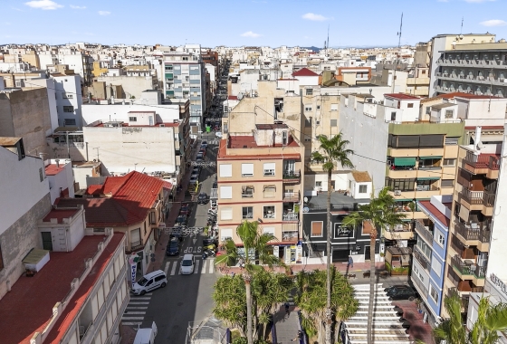 Resale - Apartment / flat - Torrevieja - Puerto