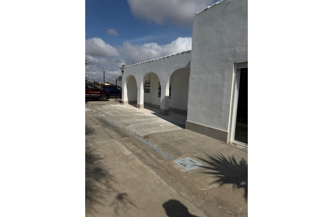 Resale - Villa - La Marina del Pinet - La Marina