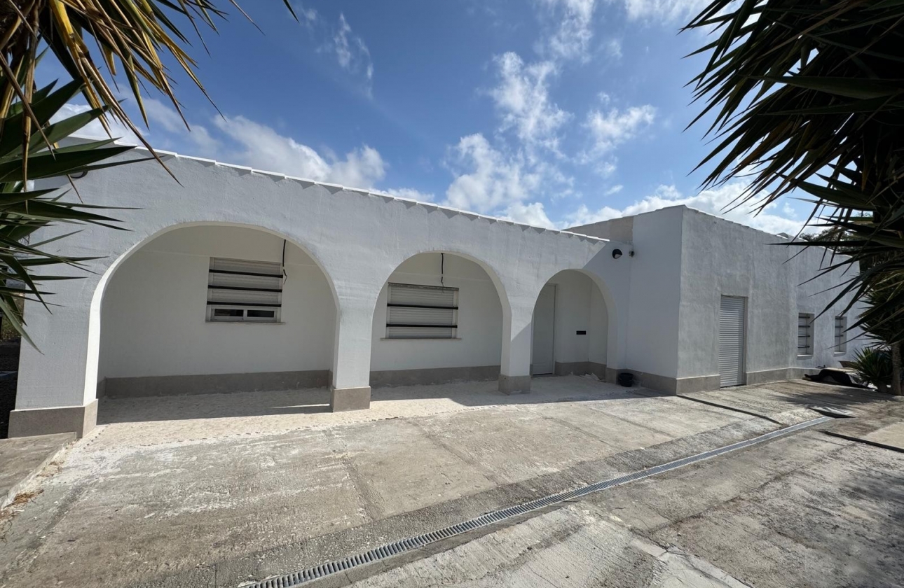 Resale - Villa - La Marina del Pinet - La Marina