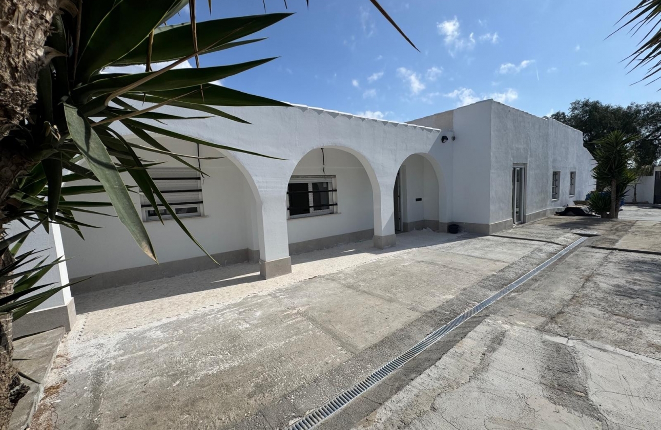 Resale - Villa - La Marina del Pinet - La Marina
