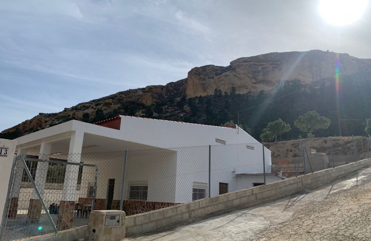 Resale - Finca / Country Property - Crevillente