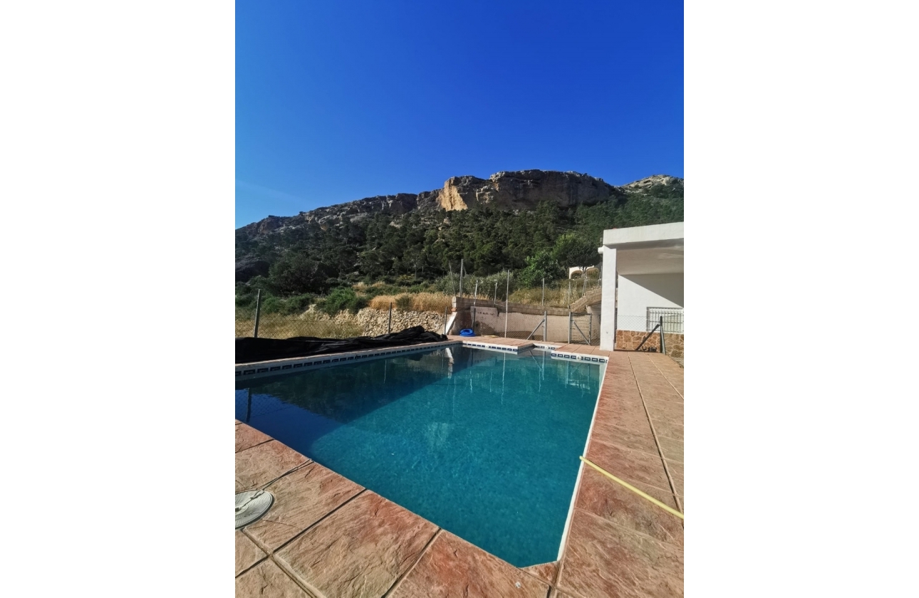 Resale - Finca / Country Property - Crevillente