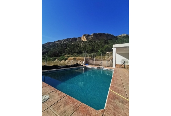 Resale - Finca / Country Property - Crevillente
