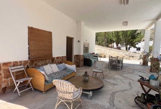 Resale - Finca / Country Property - Crevillente