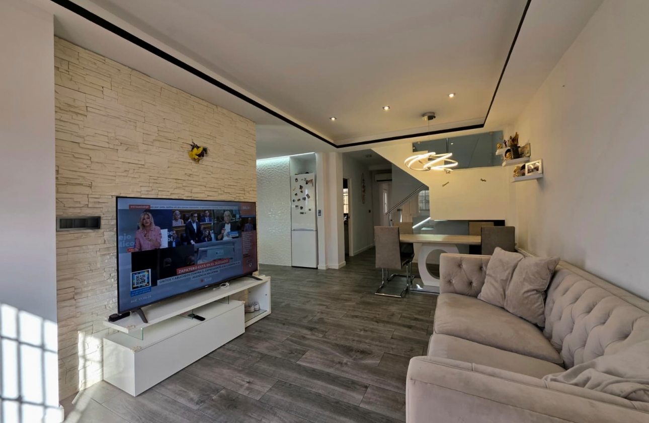 Resale - Villa - Torrevieja - Sector 25