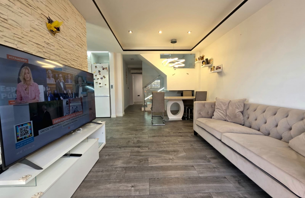 Resale - Villa - Torrevieja - Sector 25